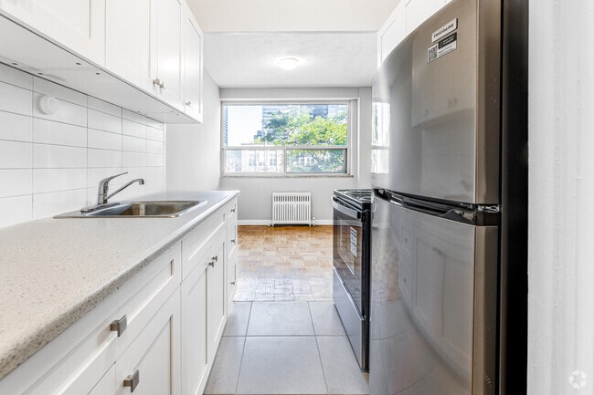 1BR, 1BA - 612SF - Kitchen