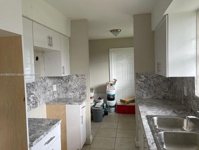 Photo - 1630 SW 4th St