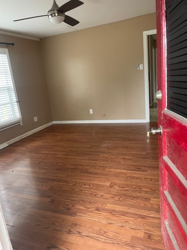 Building Photo - 537 Studewood St Unit 2