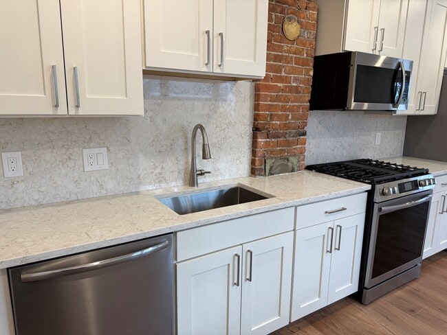 Photo - 97 Baldwin St Unit 1