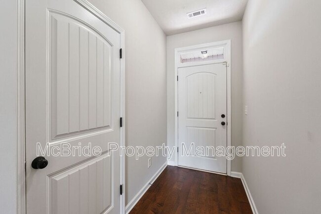 Photo - 857 Westlawn Dr