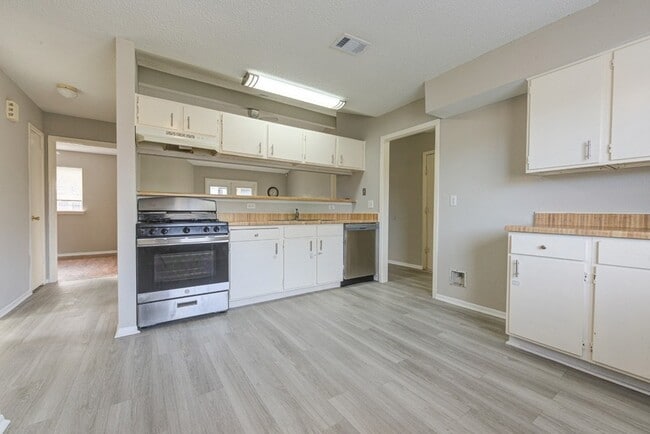 Photo - 20135 Telegraph Square Ln