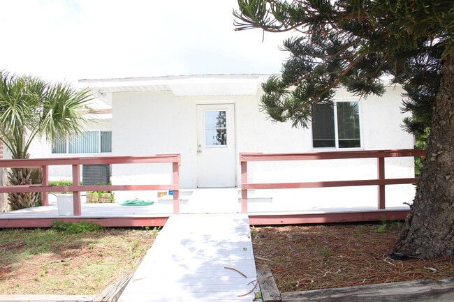 Building Photo - 1215 N Atlantic Ave Rental