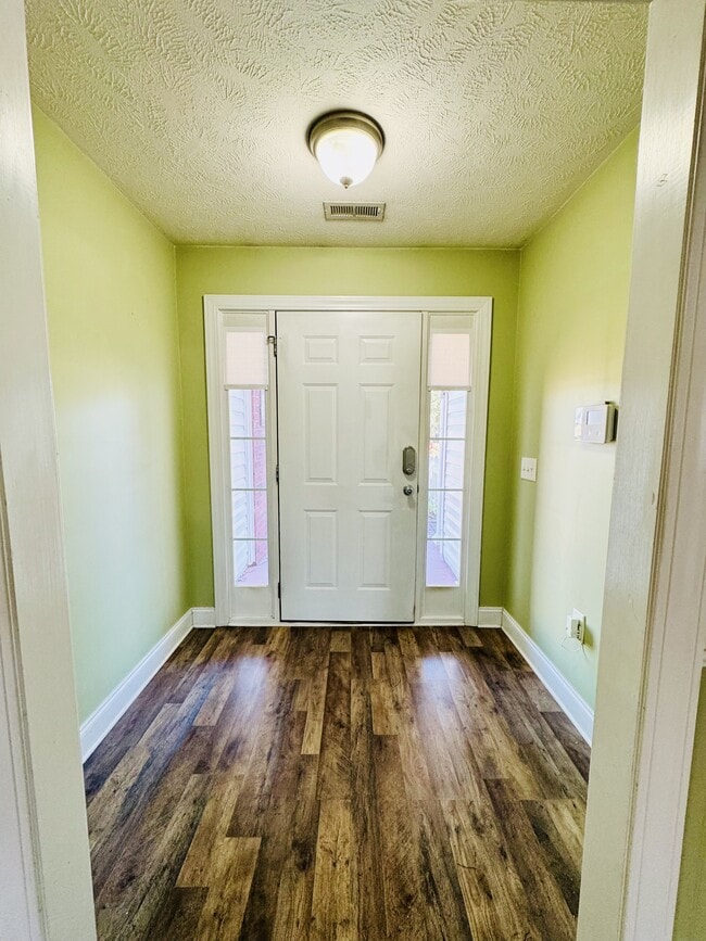 Photo - 932 Eaglet Cir