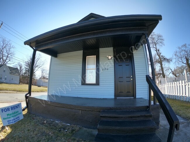 Building Photo - 2250 Chestnut St