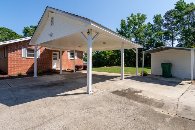 Photo - 406 Williams St
