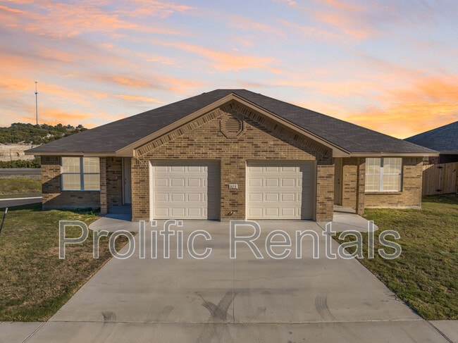 Building Photo - 103 Lost Trl