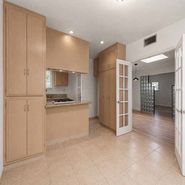 Photo - 9541 Debra Ave