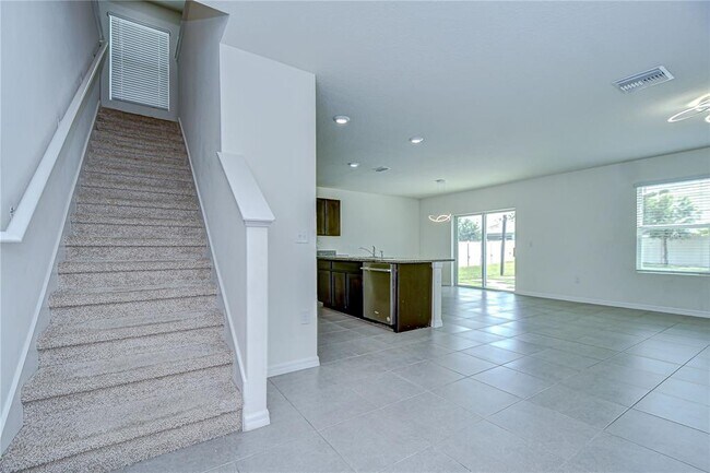 Photo - 1382 Crescent Hoop Wy