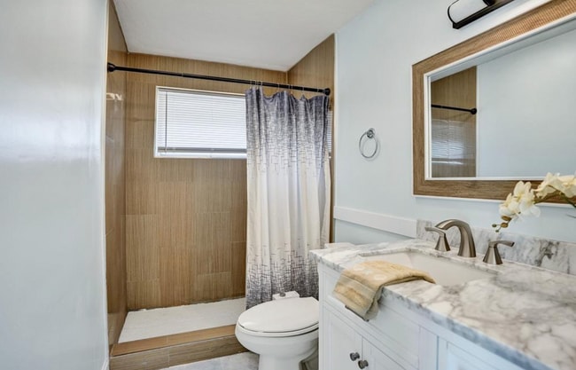 Photo - 1710 SW 6th Ave