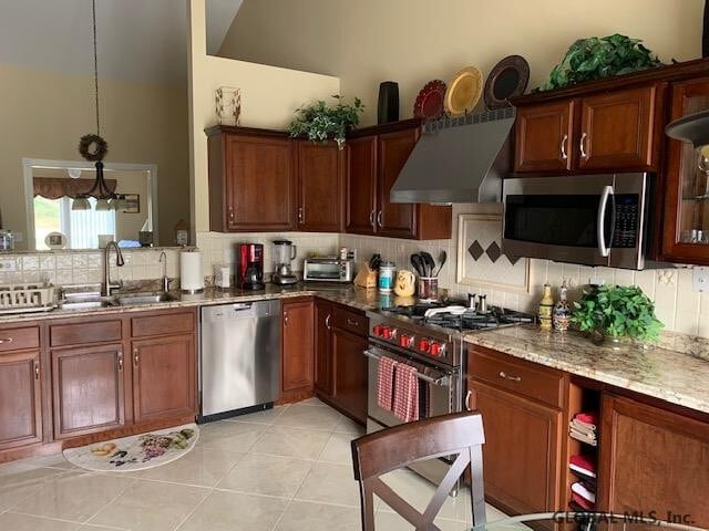 Photo - 16 Claire Pass