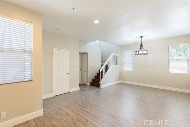 91 Seacountry Ln