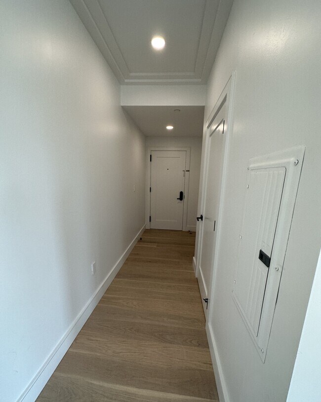 Photo - 56 Leo M Birmingham Pky Unidad 501