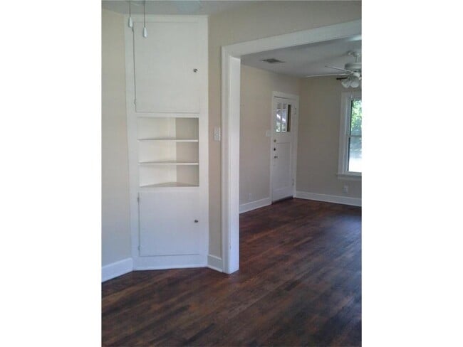 Photo - 1000 E 44th St