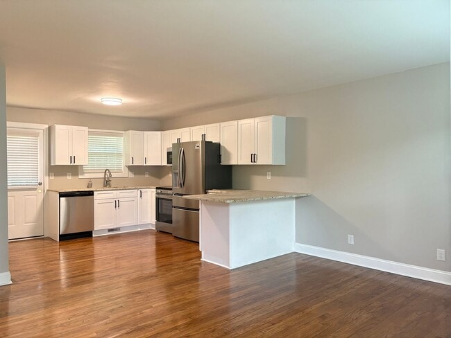 Photo - 2 Bedroom, 1 Bathroom House in Greensboro!