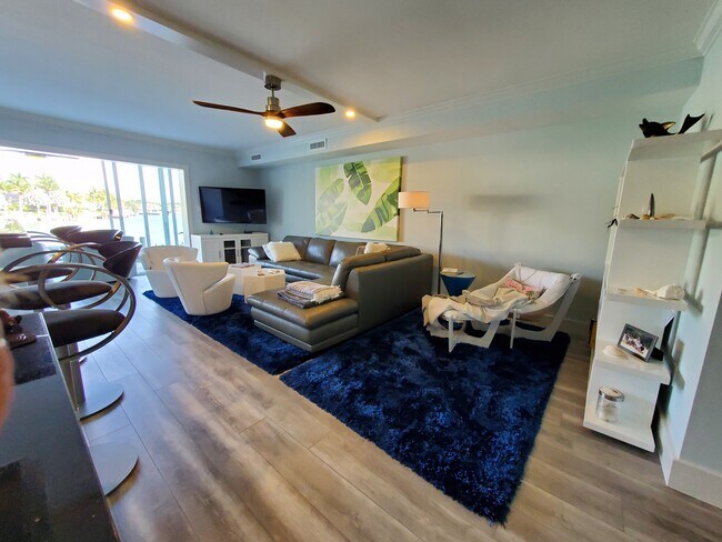 Photo - 1910 Gulf Shore Blvd N Unidad Ambassador Club #108