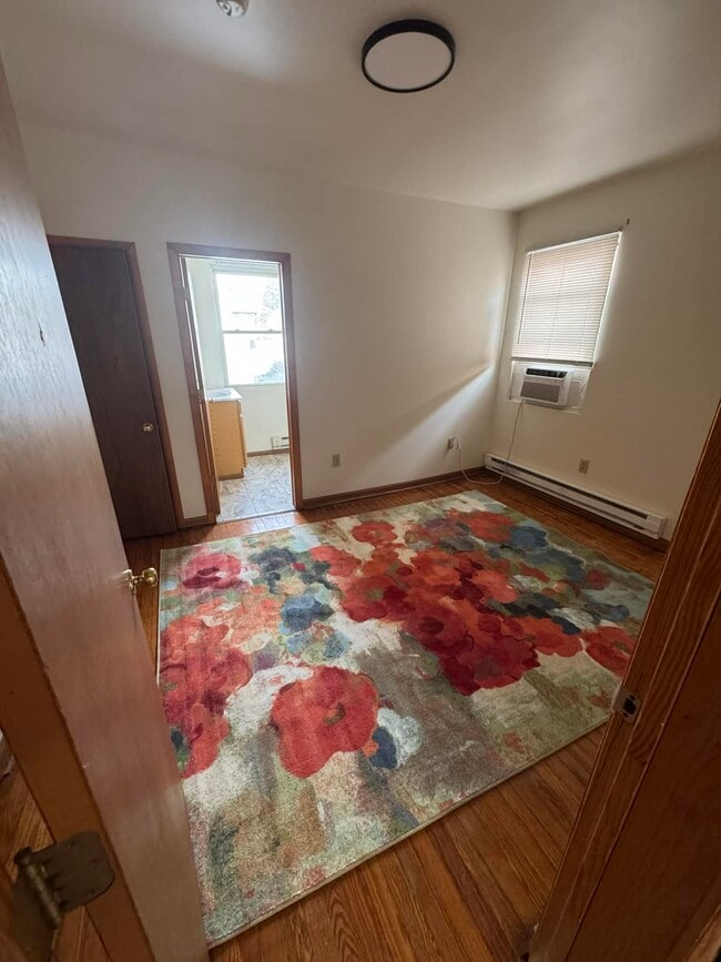 Building Photo - 61 S Broadway Unit 6