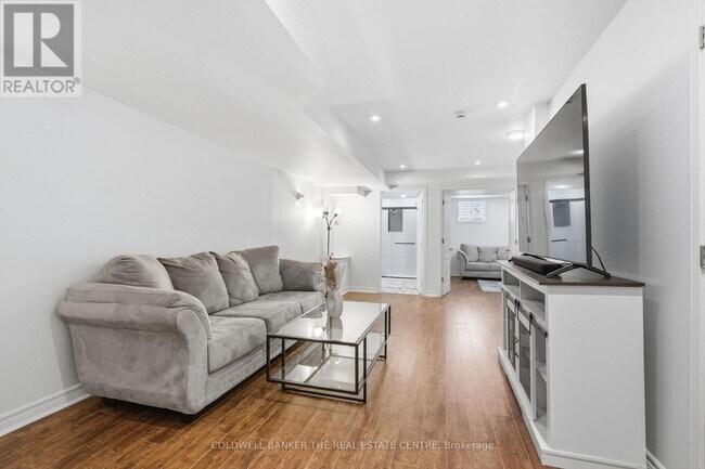 Photo - 17 Barnwood Dr