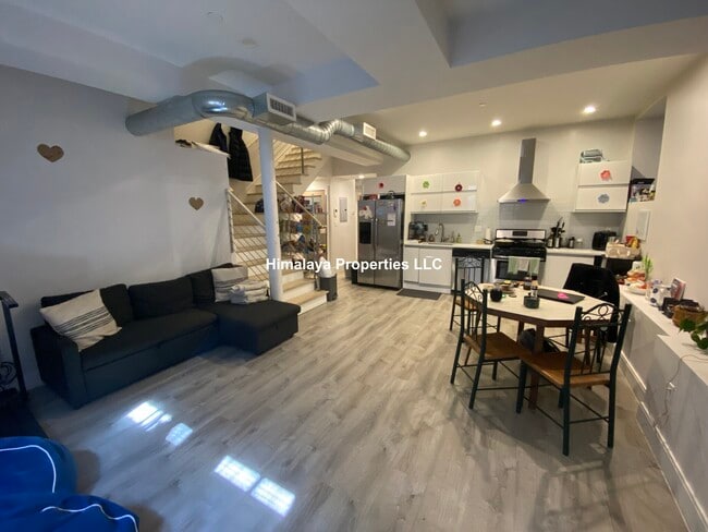 Building Photo - 407 Dudley St Rental