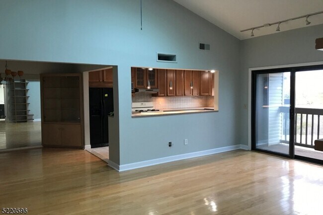 Photo - 33 Green Valley Ct