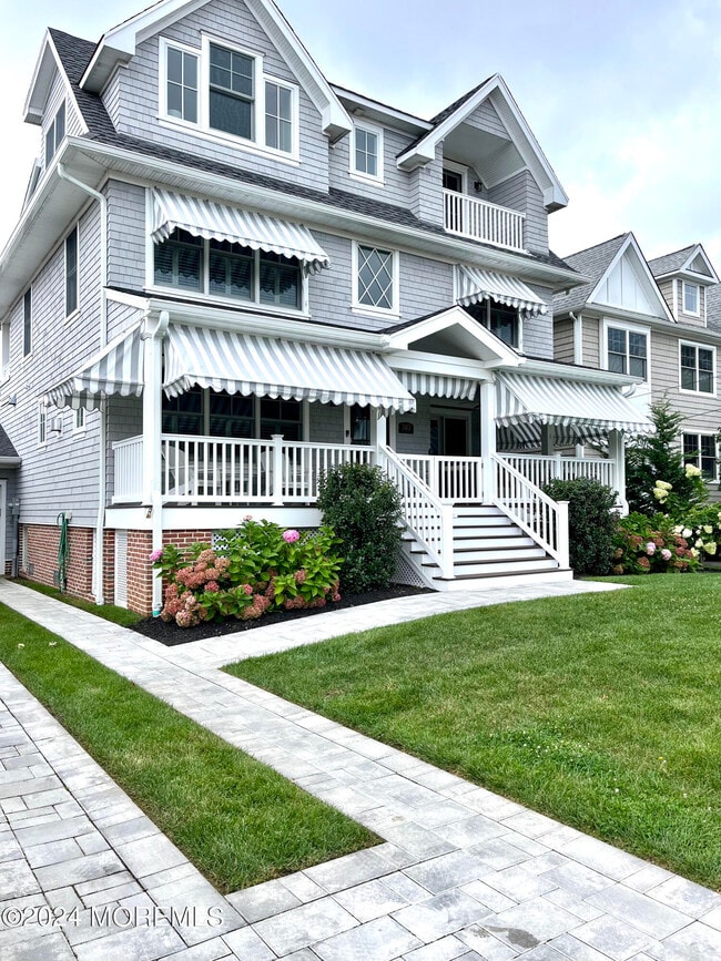 Photo - 303 Pennsylvania Ave