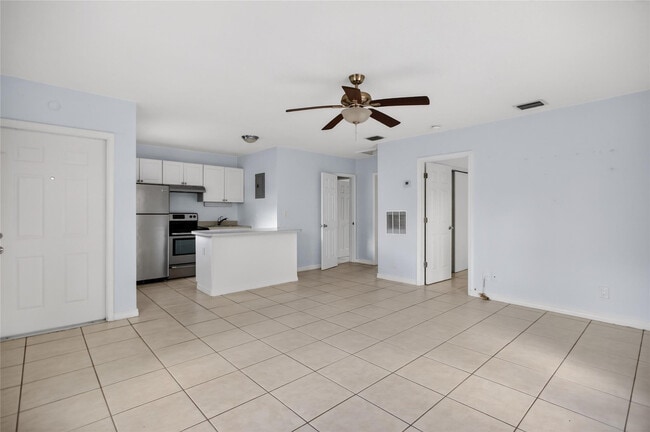 Photo - 709 SW 13th Ave Unit 4