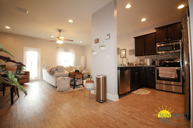 Photo - Magnificent 3 Bedroom Townhouse in Navarre!