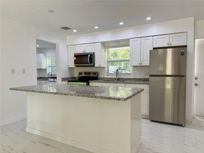 Photo - 1617 Birch St