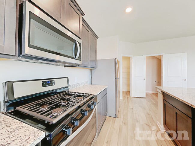 Photo - 824 Clark Dr