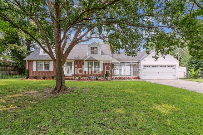 Photo - Large 3 bed 2 bath North Riverside Home