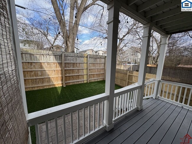 Photo - 5906A Carl Pl