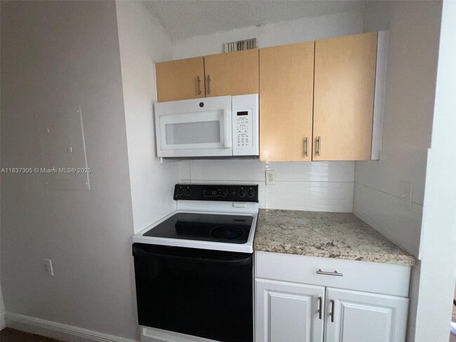 Photo - 1129 Lake Victoria Dr Unit J