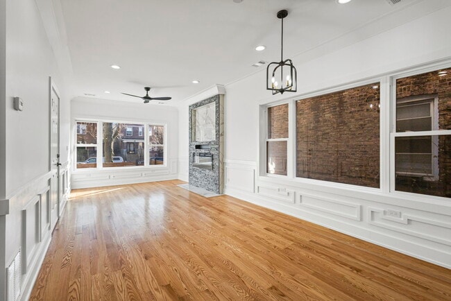 Photo - 3934 N Sawyer Ave Unit 1