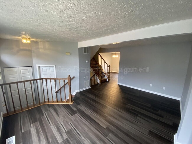 Photo - 300 Cross Ridge Ct