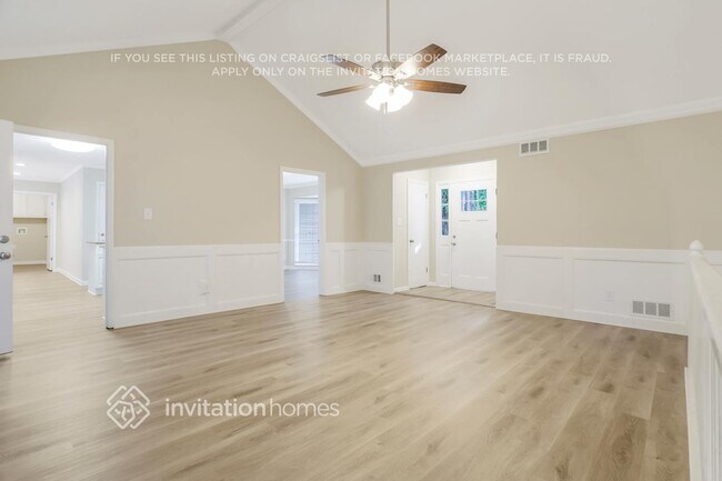 Photo - 276 Chambre Ct SW