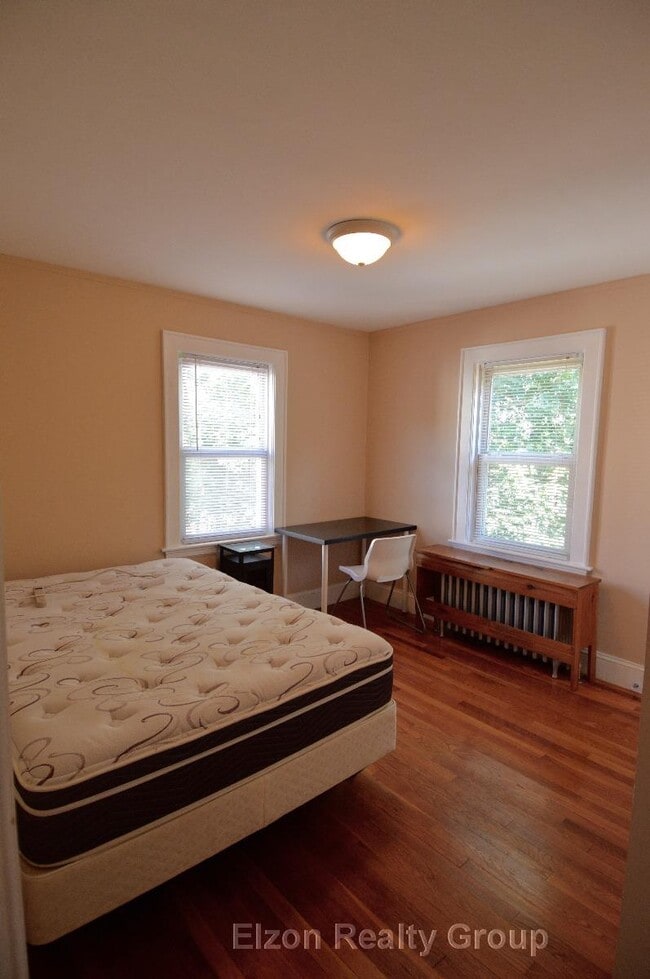 Photo - 52 Lane Park