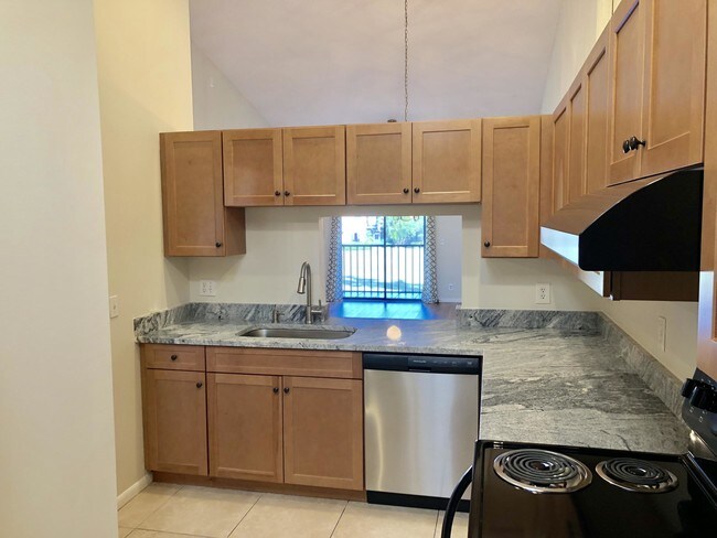 Photo - 2565 SW 22nd Ave Unit 201