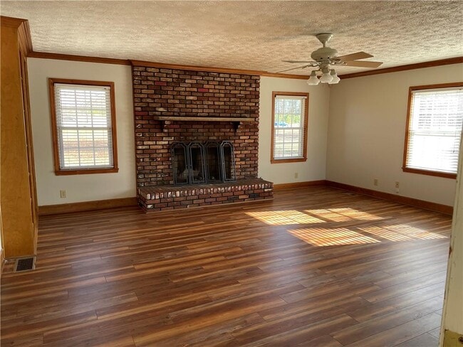 Photo - 3633 Loganville Hwy SW