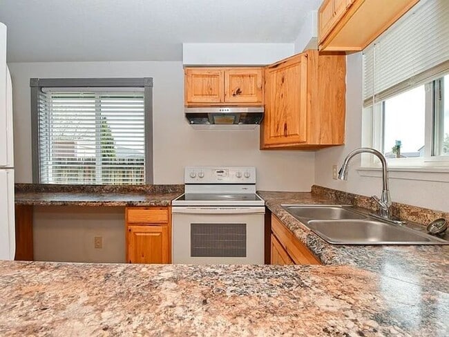 Photo - 2 bed 1 bath in Golden Valley - AVAILABLE 6/1!