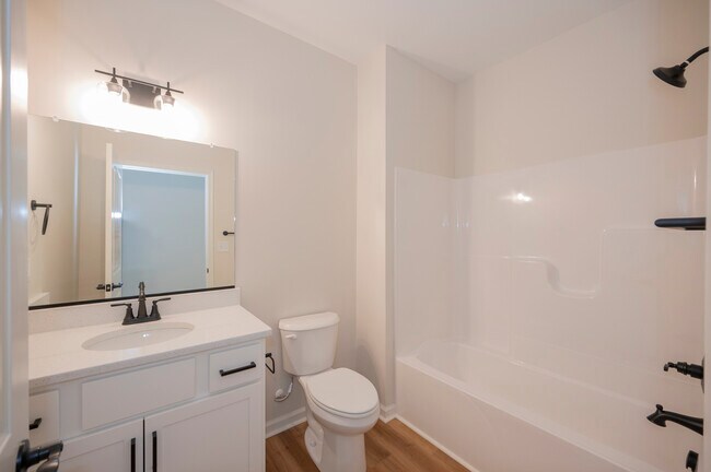 Photo - 128 Brenleigh Ct