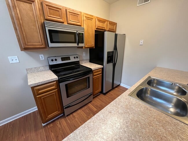 Kitchen - Apartments at The Schoolhouse