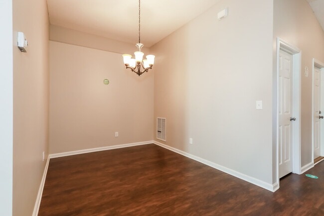 Photo - 2608 Royal Pointe Dr