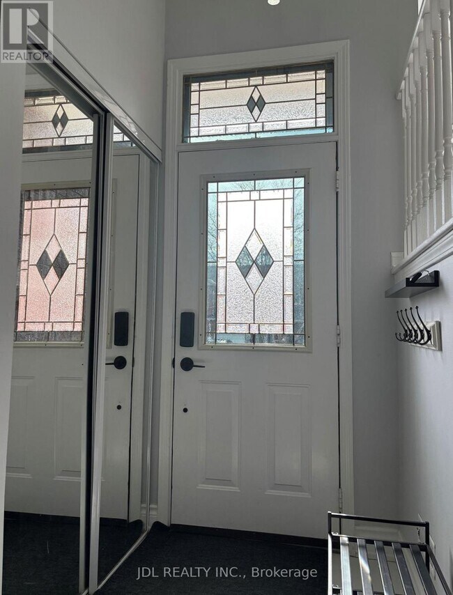 Photo - 557 Bondi Ave