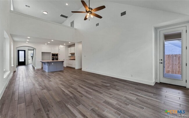 Photo - 1051 Lime Gruene