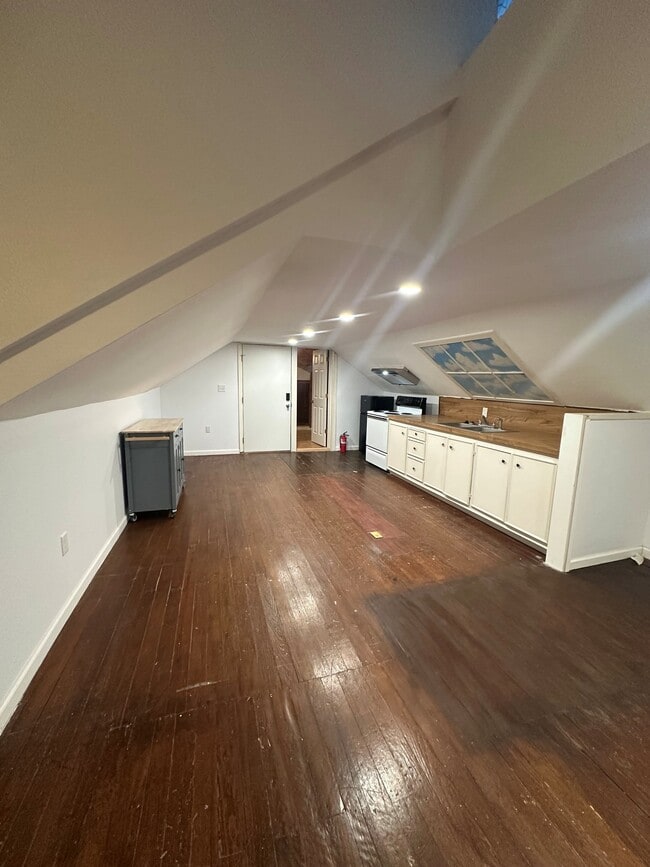 Photo - 1060 Garden St