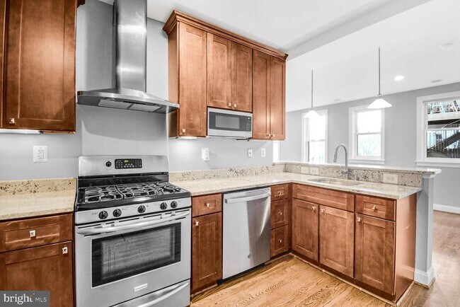 Photo - 1840 Vernon St NW Unit 206