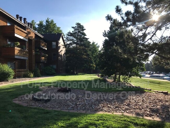 Building Photo - 427 Wright St Unit 8-303