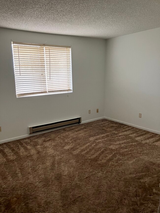 Photo - 449-980-980 Hixon Ln