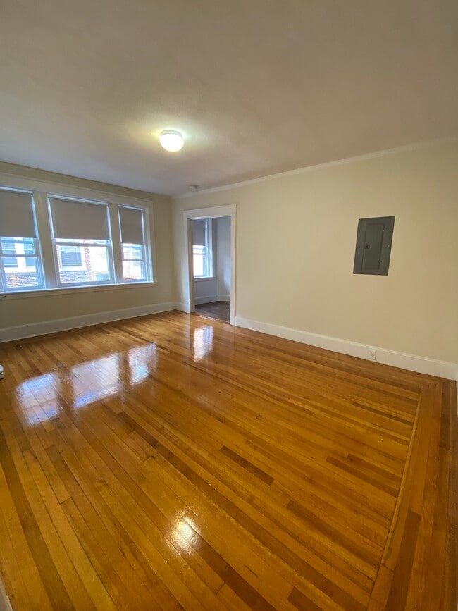 Building Photo - 100 Washington St Unit 2L Rental