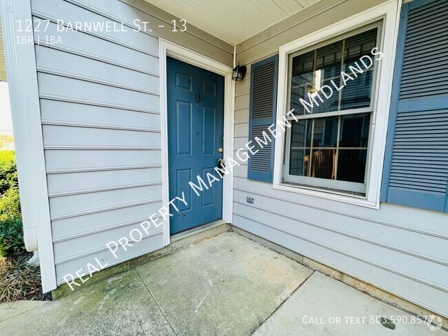 Building Photo - Welcome to your new home in the heart of d...